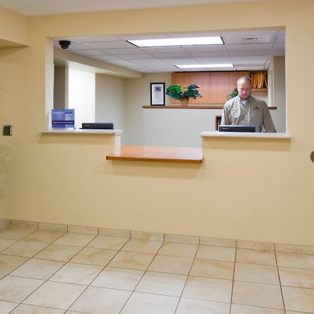 Candlewood Suites Milwaukee Brown Deer, An Ihg Hotel Inreriör bild