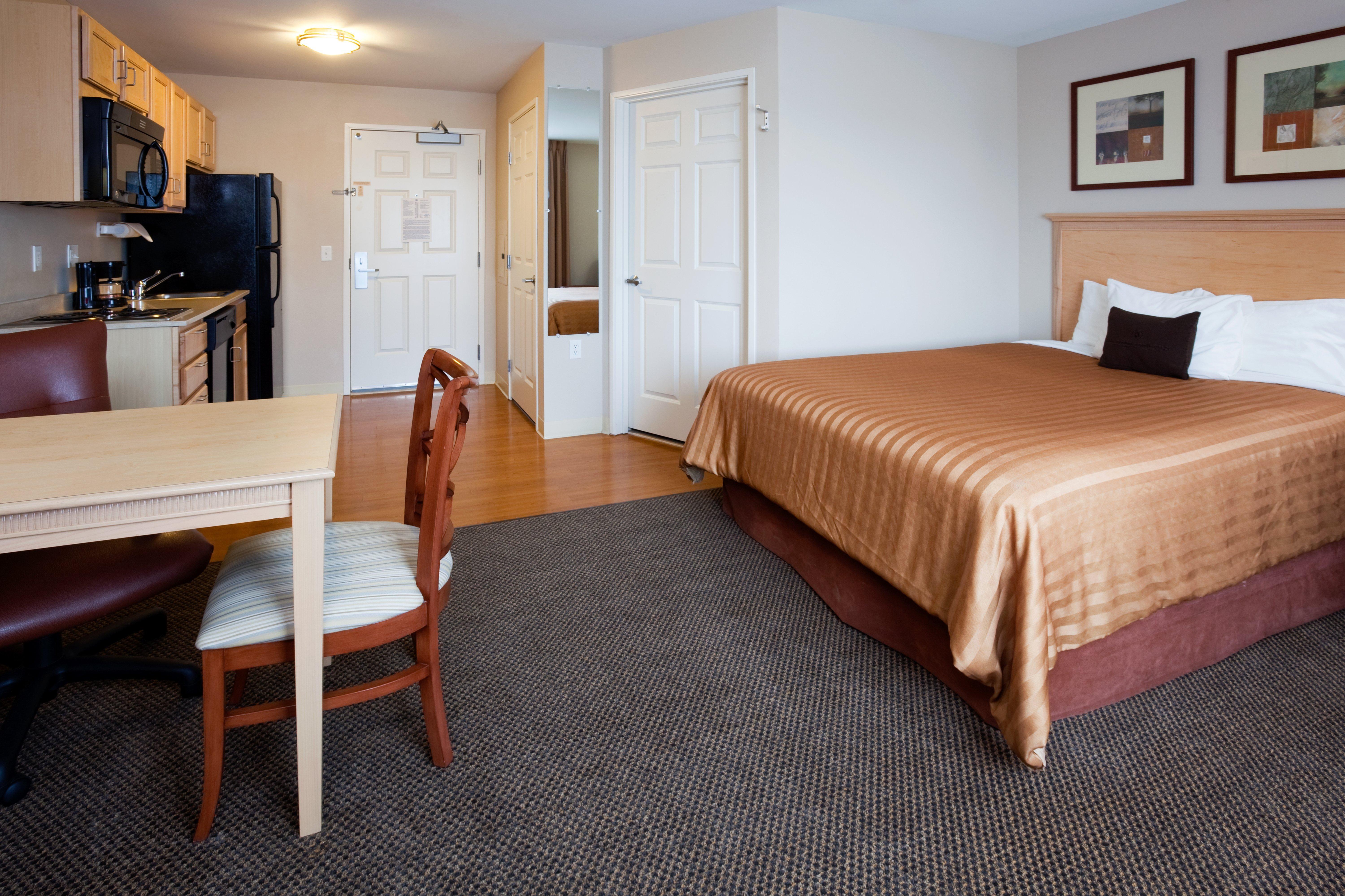 Candlewood Suites Milwaukee Brown Deer, An Ihg Hotel Exteriör bild