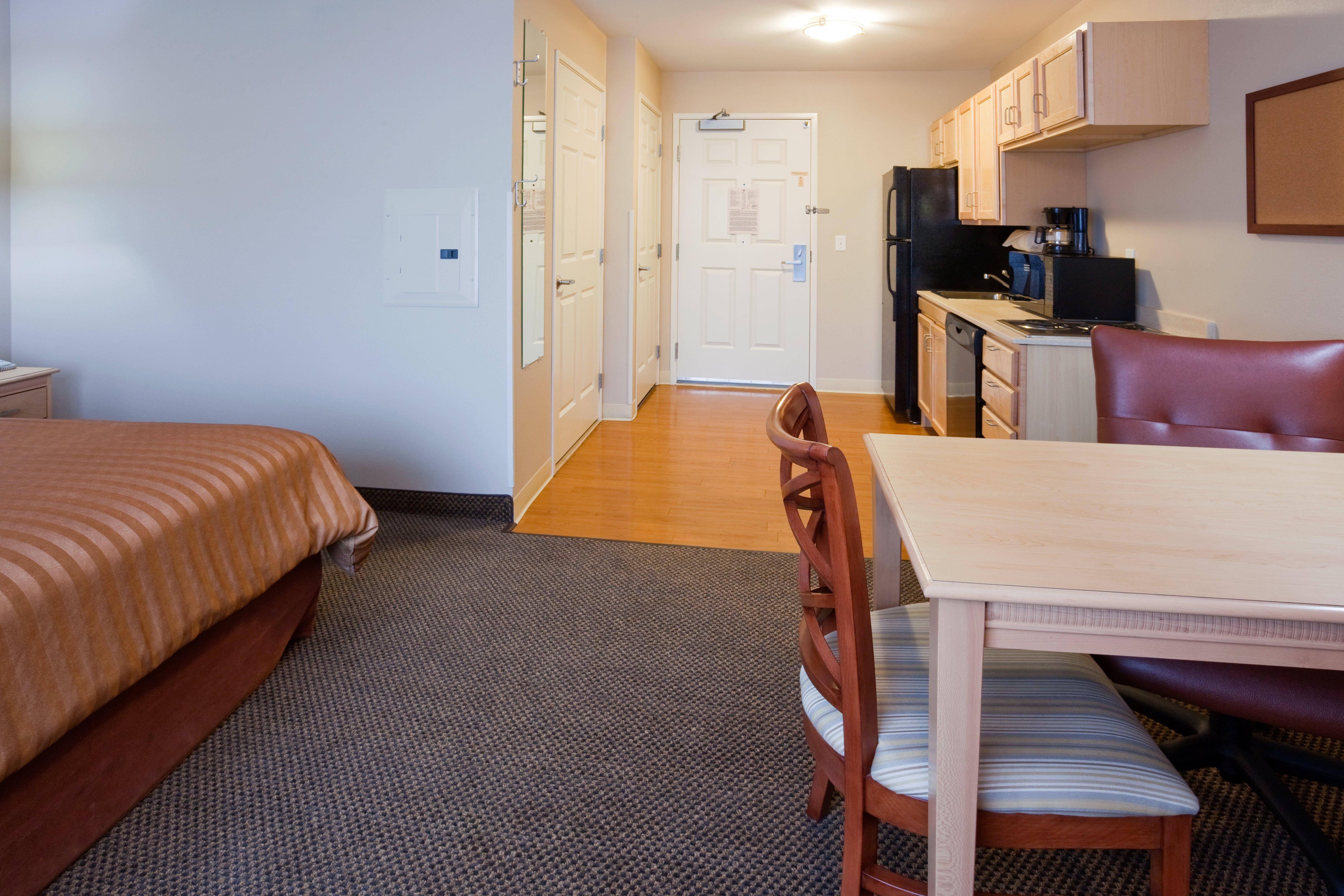 Candlewood Suites Milwaukee Brown Deer, An Ihg Hotel Exteriör bild