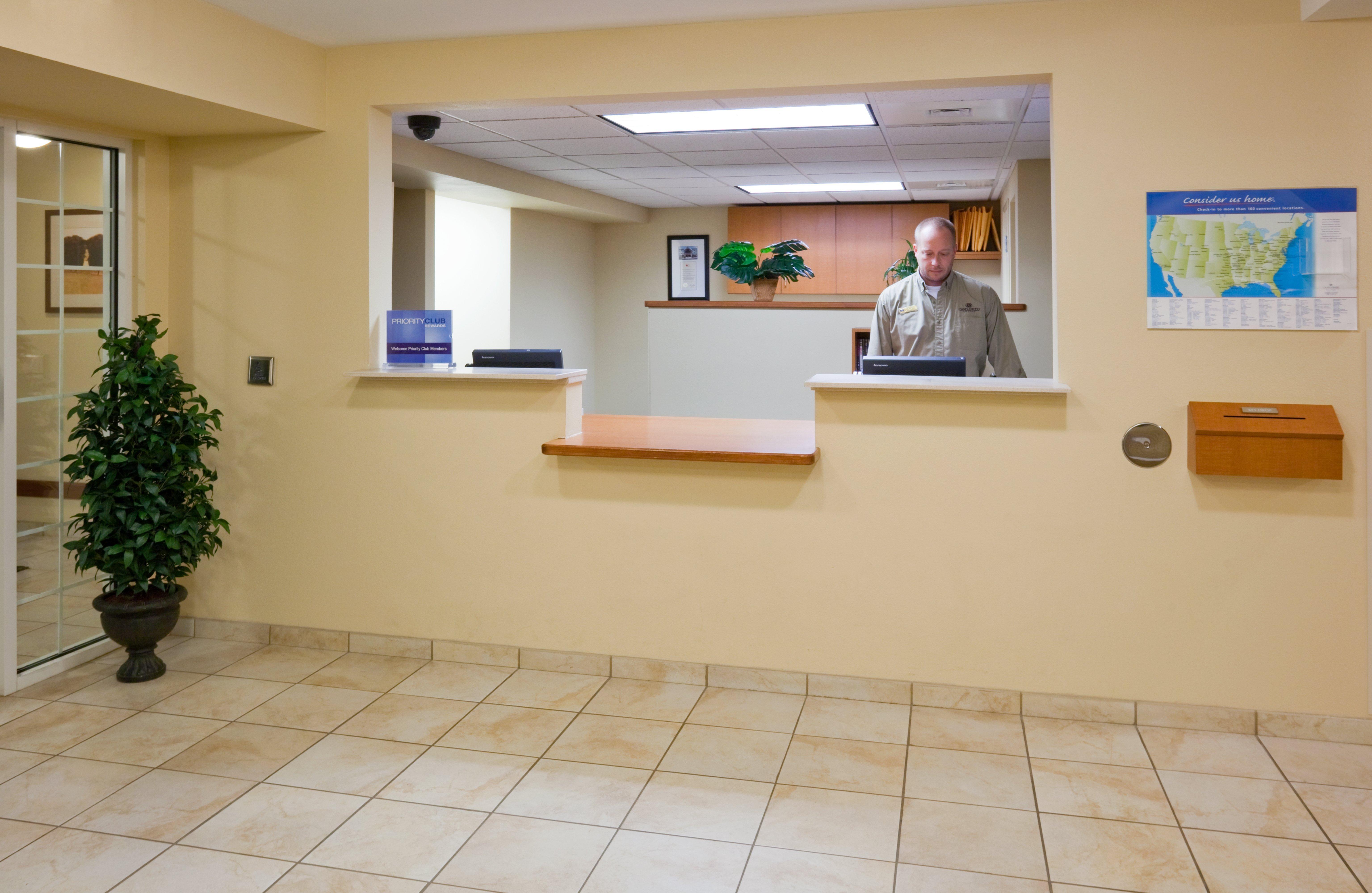 Candlewood Suites Milwaukee Brown Deer, An Ihg Hotel Inreriör bild