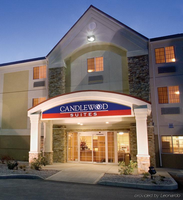 Candlewood Suites Milwaukee Brown Deer, An Ihg Hotel Exteriör bild