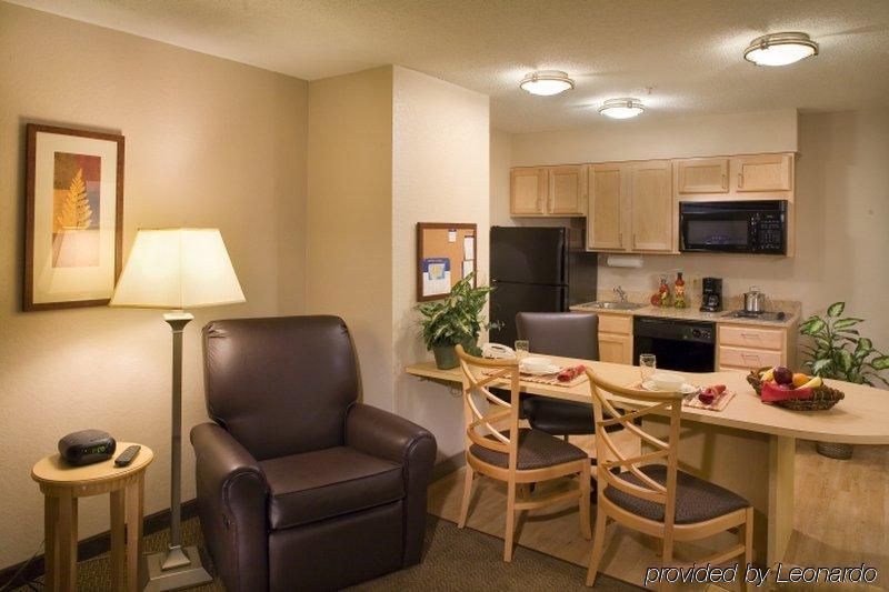 Candlewood Suites Milwaukee Brown Deer, An Ihg Hotel Rum bild